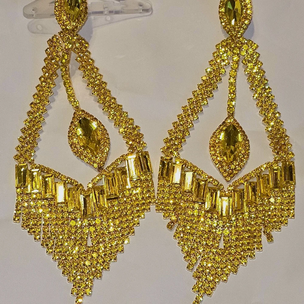 Large Rhinestone Earring - Picture 1 of 1